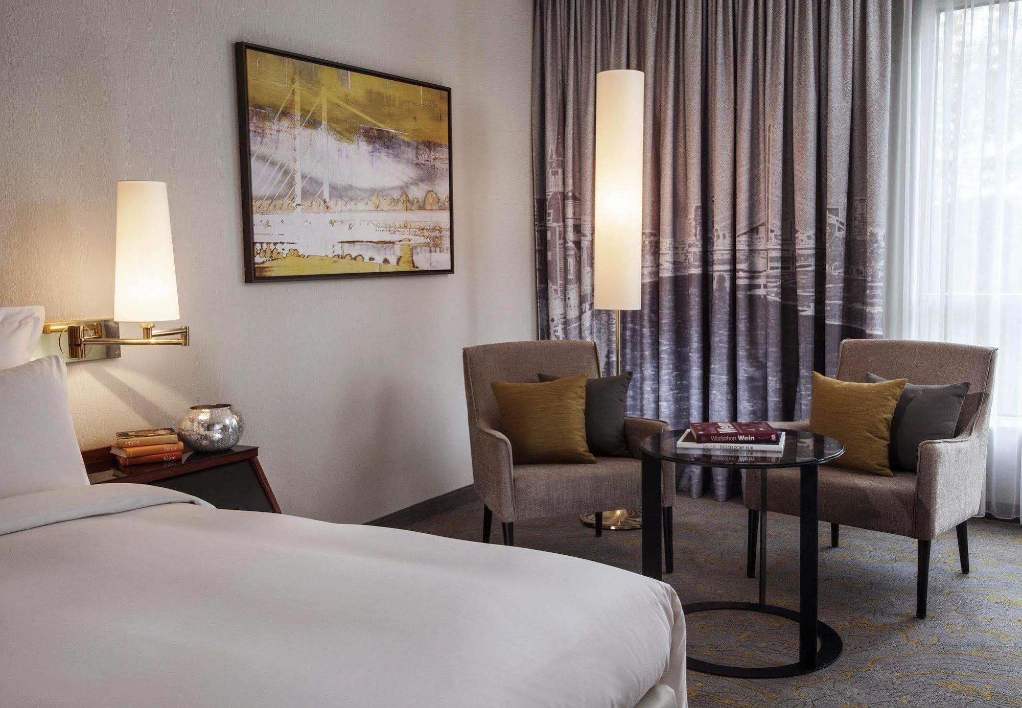 Renaissance Duesseldorf Hotel Extérieur photo